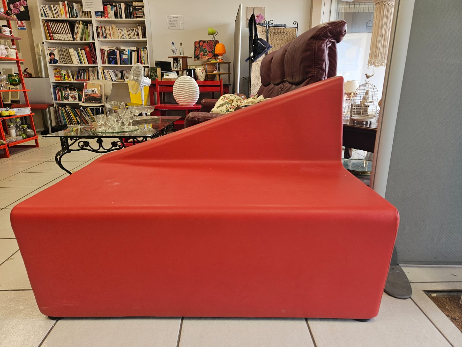 Banquette rouge similicuire