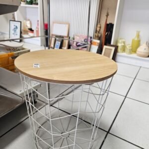 Table coffre, plateau bois, armature métal blanc
