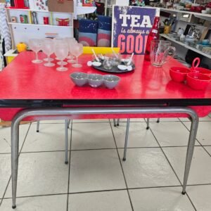 Table formica rouge